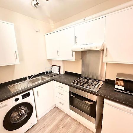 2 Bedroom Apartment In Se13 Лондон Екстер'єр фото