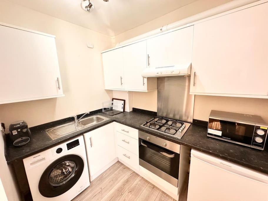 2 Bedroom Apartment In Se13 Лондон Екстер'єр фото