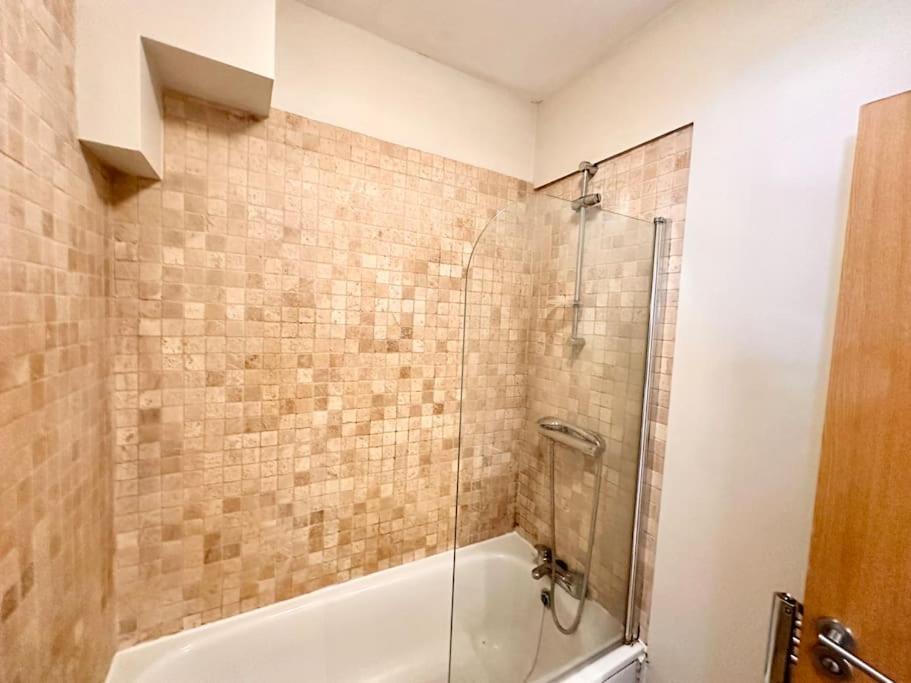 2 Bedroom Apartment In Se13 Лондон Екстер'єр фото