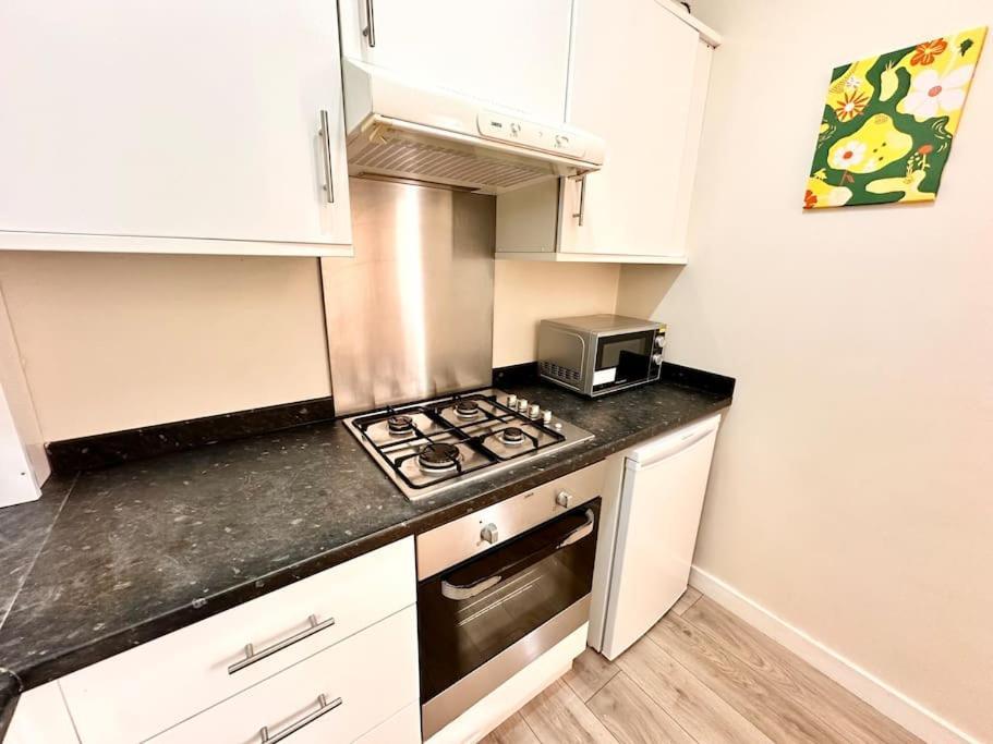 2 Bedroom Apartment In Se13 Лондон Екстер'єр фото