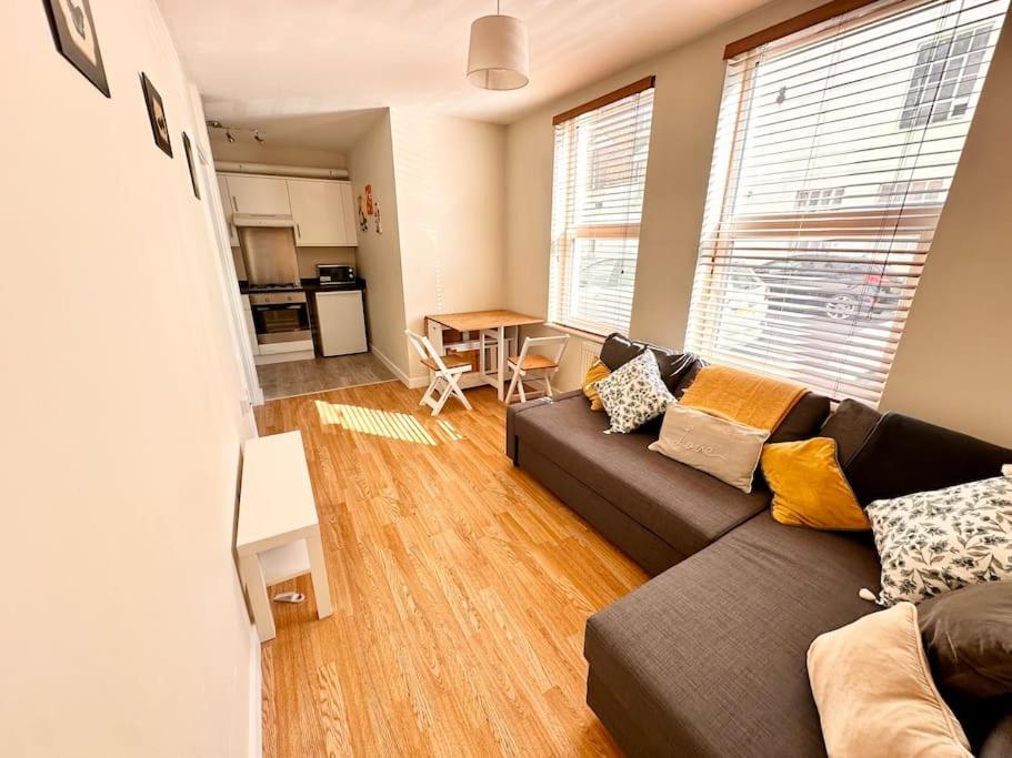 2 Bedroom Apartment In Se13 Лондон Екстер'єр фото