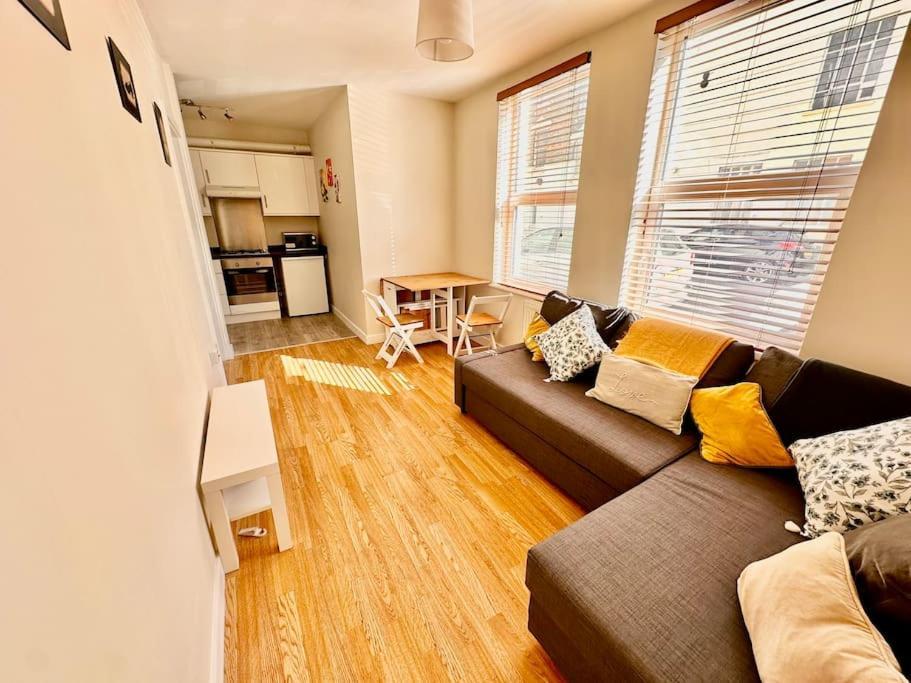 2 Bedroom Apartment In Se13 Лондон Екстер'єр фото